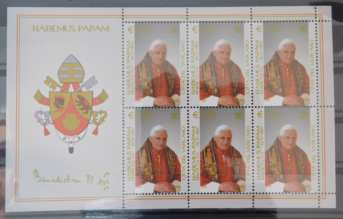 Benedetto XVI mini foglio 2005