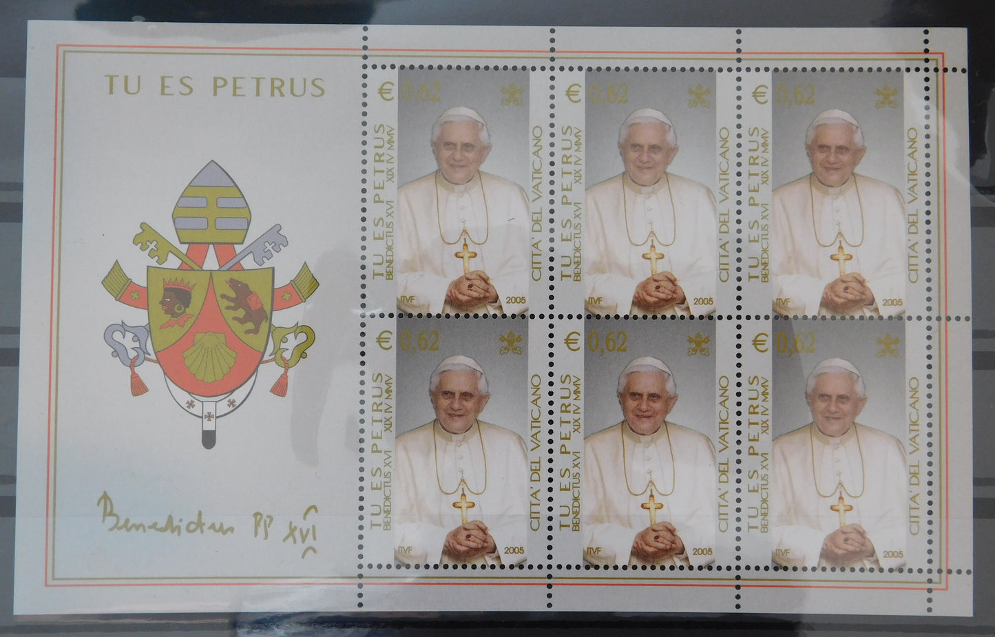 Benedetto XVI mini foglio 2005