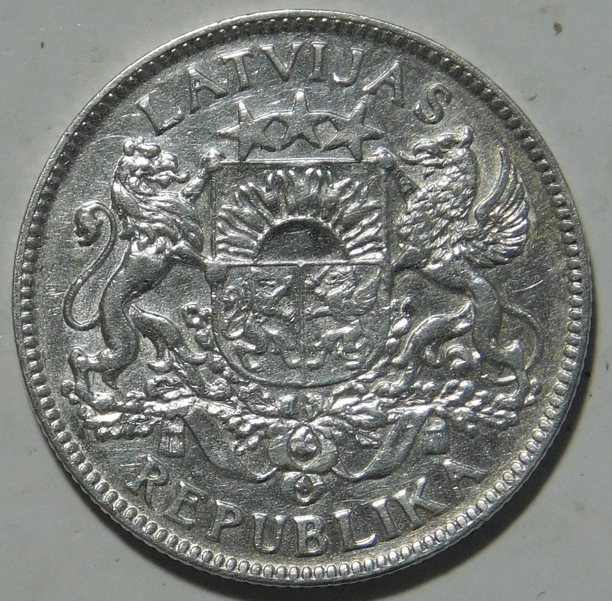 1 lats 1924
